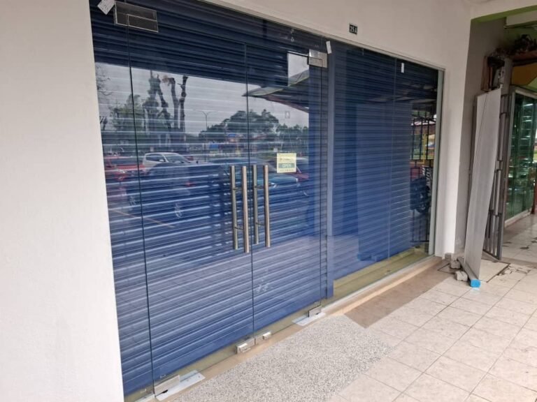 glass_shopfront_1387x1040